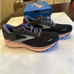 Brook’s Womens Ghost 14 Sneakers - Size 9.5
